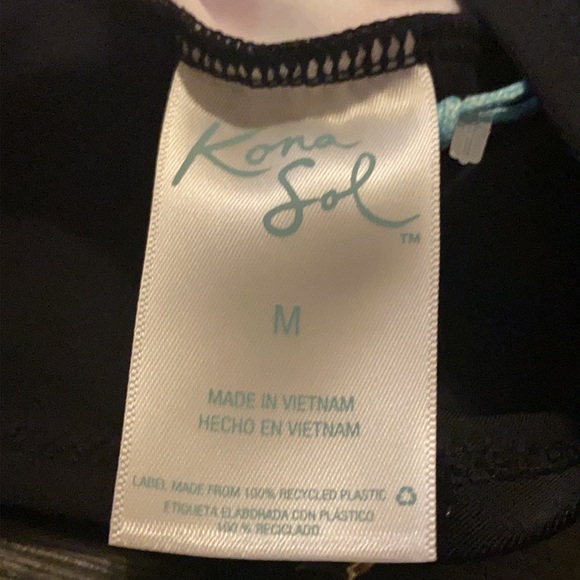 Medium Coverage One Pc Swimsuit Black Floral Multi - Picture 6 of 7